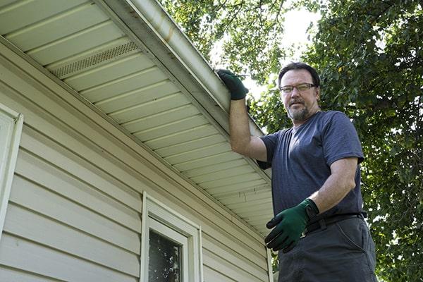 Gutter Cleaning of South Kingstown workers